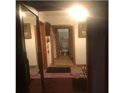 Apartament 3 camere,  etaj 1, zona Nord cu centrala proprie